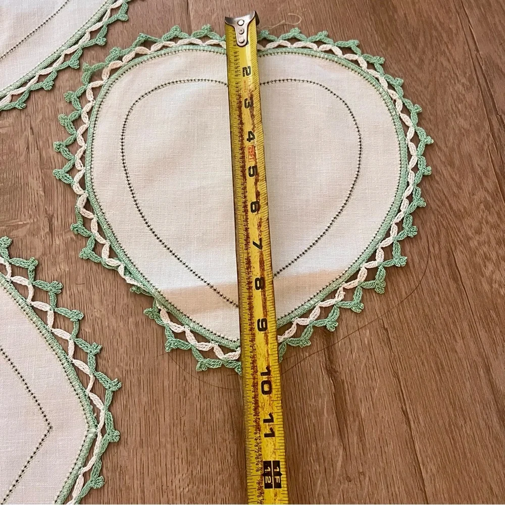 6 PCs Vtg Green Crochet‎ Edged Linen Heart Doilies Table Runners Dresser Scarfs